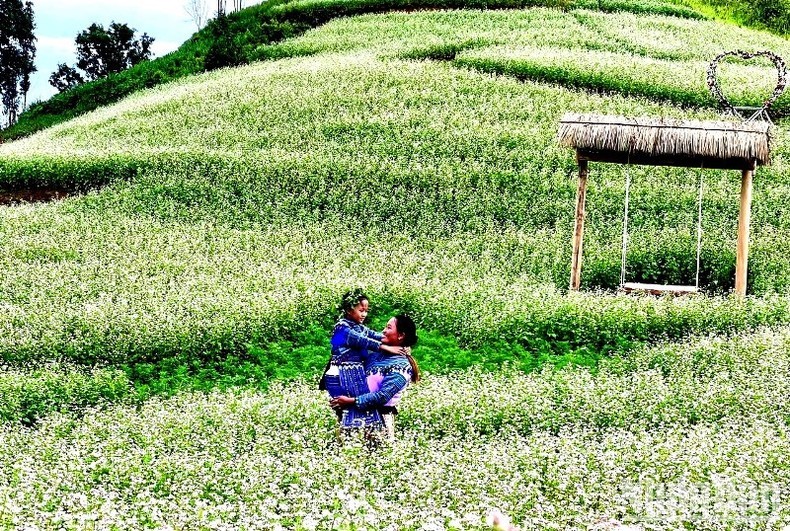 Đón tết Độc Lập cùng người H’Mông ở thượng nguồn sông Chảy