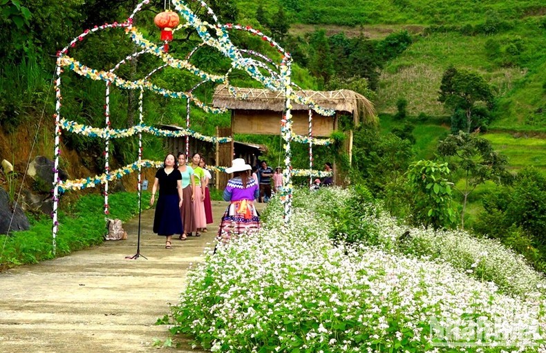 Đón tết Độc Lập cùng người H’Mông ở thượng nguồn sông Chảy