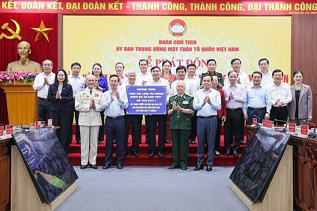 Đà Nẵng tiếp nhận gần 2,4 tỷ đồng xây nhà đại đoàn kết cho tỉnh Điện Biên và khu vực Tây Bắc