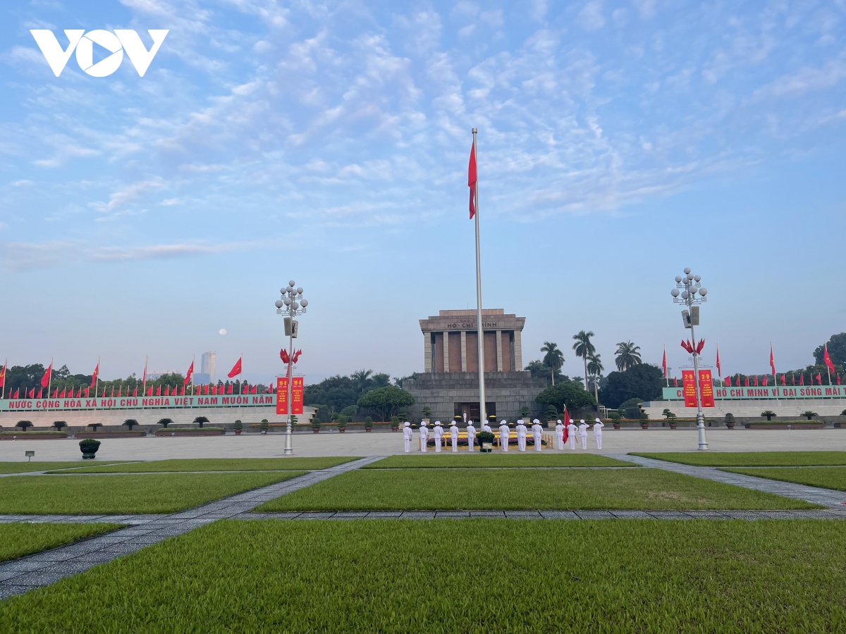 thieng lieng le thuong co, chao co tai quang truong ba Dinh dip 2 9 hinh anh 3