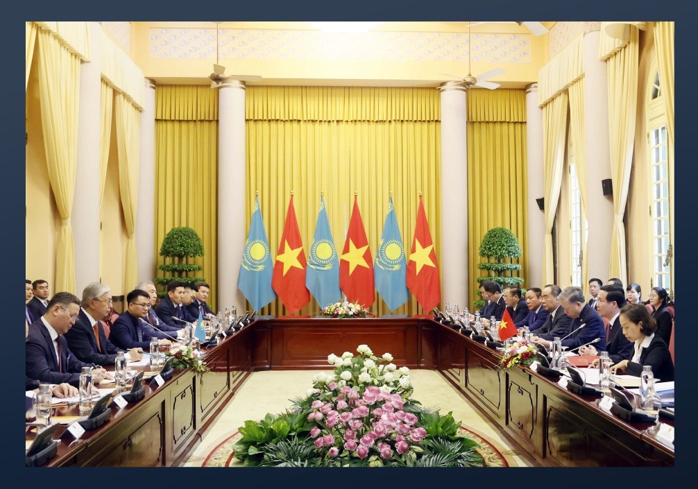 Đối ngoại nhộn nhịp giữa tháng Tám mùa Thu lịch sử
