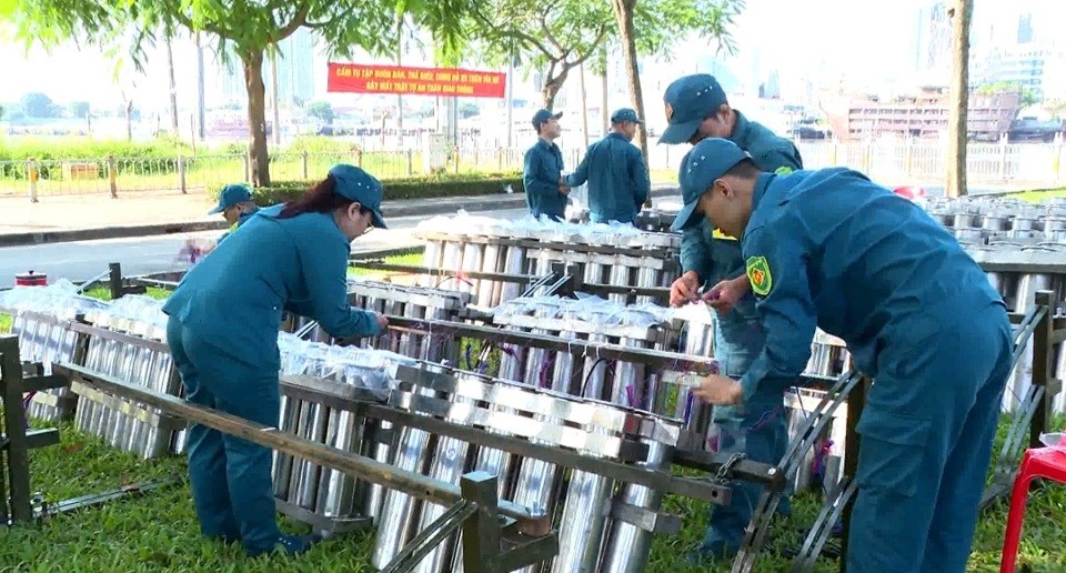 Đông đảo người dân Thành phố Hồ Chí Minh thưởng thức pháo hoa mừng Quốc khánh 2/9 Đông đảo người dân Thành phố Hồ Chí Minh thưởng thức pháo hoa mừng Quốc khánh 2/9
