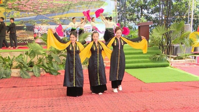 Rộn ràng Ngày hội văn hóa dân tộc Thái ở huyện vùng cao biên giới Nậm Pồ
