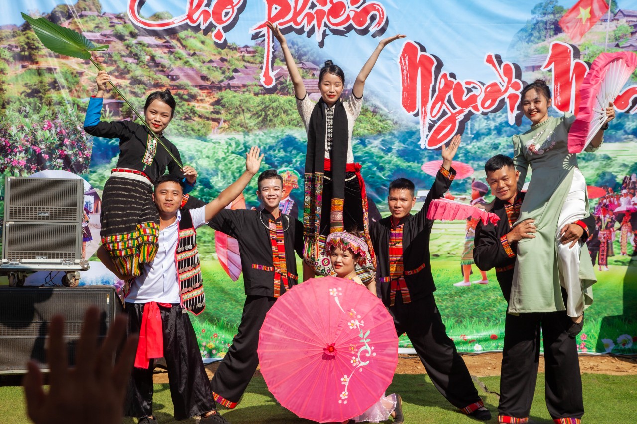 Nghệ An: Bà con vùng biên vui Tết Độc lập