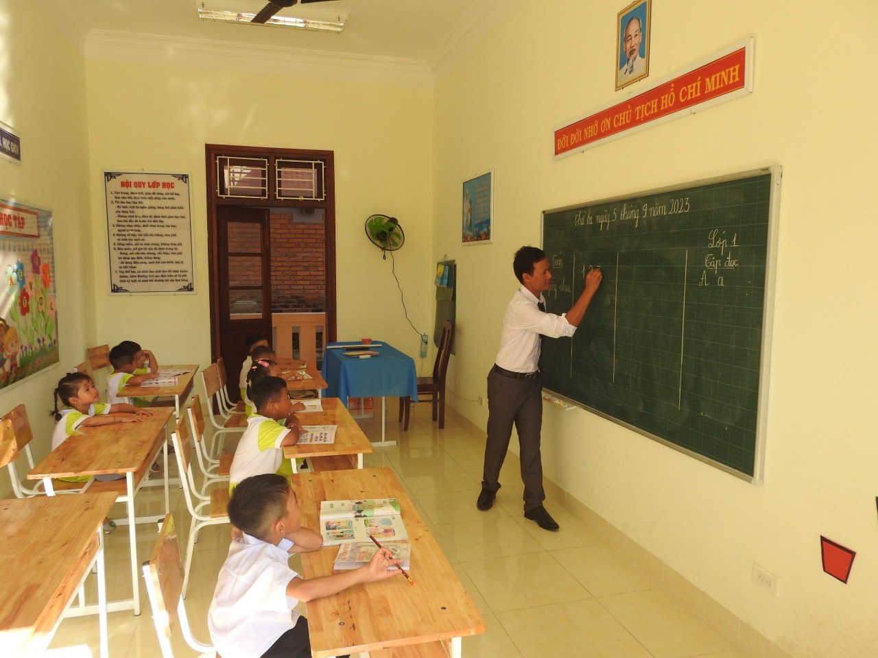 Huyện đảo Trường Sa tưng bừng khai giảng năm học mới