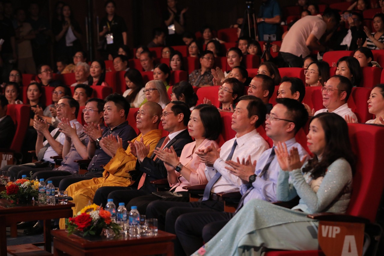 Gala “Tiếng Mẹ thân thương”: Câu chuyện truyền cảm hứng về tình yêu tiếng Việt