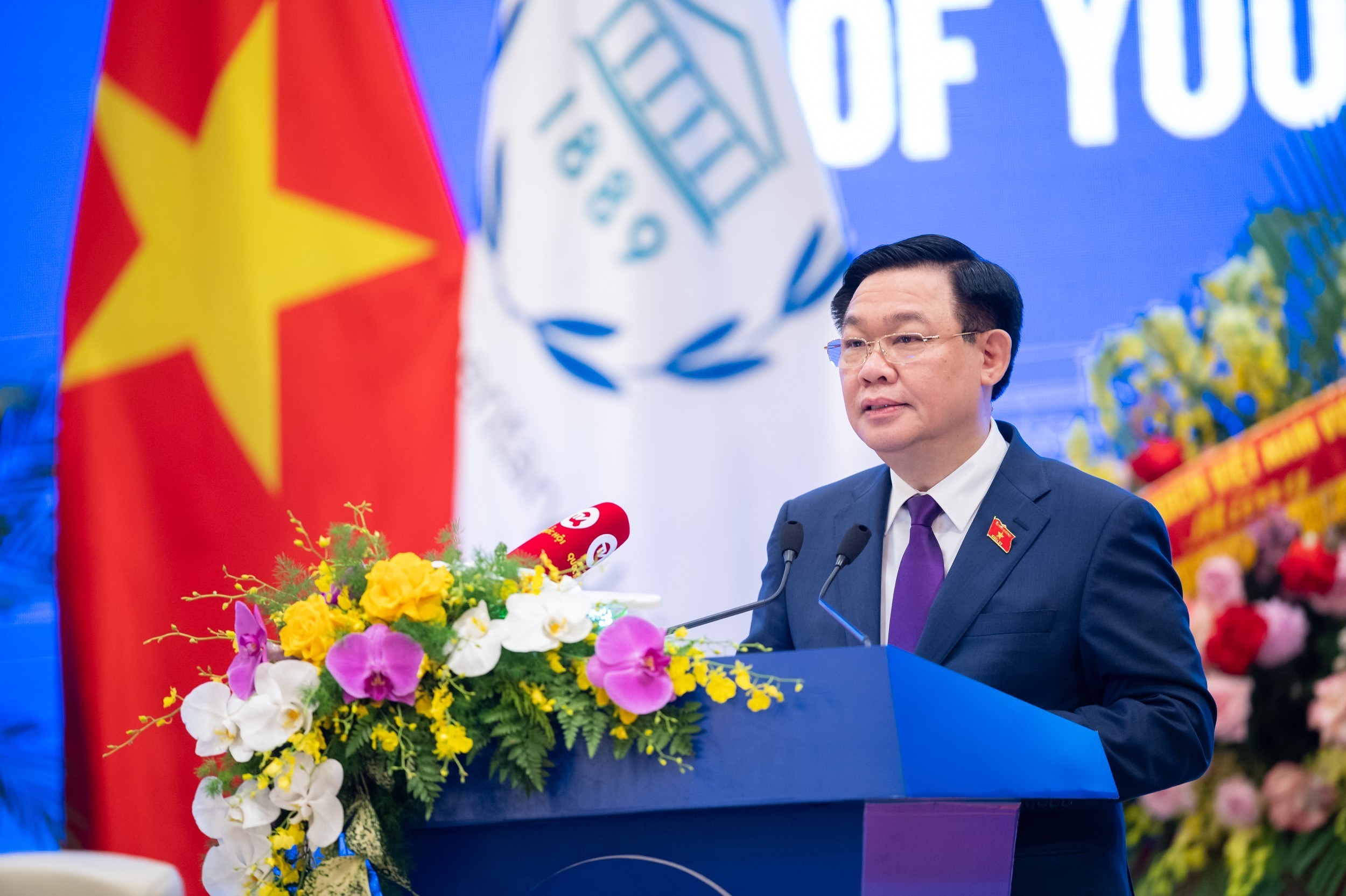 Chủ tịch Quốc hội Vương Đình Huệ phát biểu bế mạc Hội nghị. (Ảnh: Quochoi.vn)