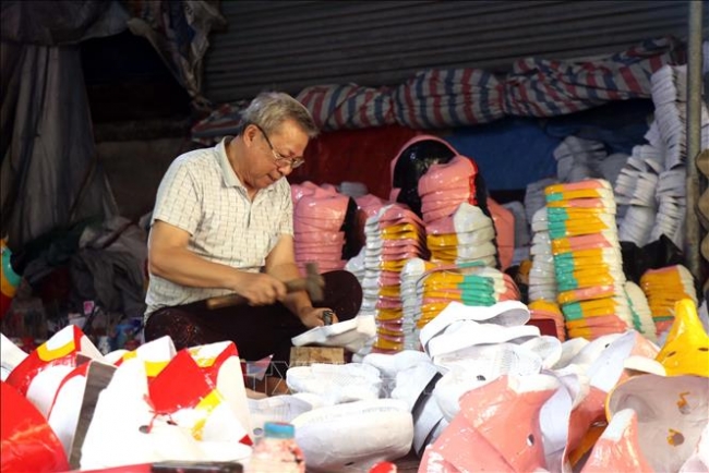 Về Liêu Xá xem làm đồ chơi Trung thu truyền thống