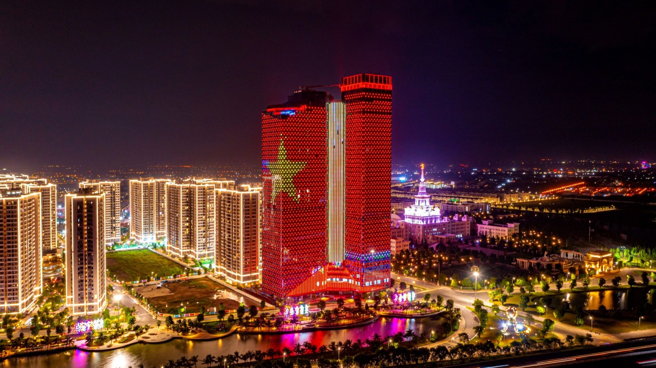 Vinhomes Ocean Park 1, được ví như Quận 1 Ocean City với những hoạt động sôi động, sầm uất cả ngày và đêm, thu hút nhiều doanh nhân đến kinh doanh, buôn bán.