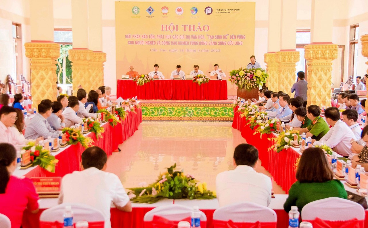 Bảo tồn văn hóa gắn với tạo sinh kế cho người nghèo và đồng bào Khmer