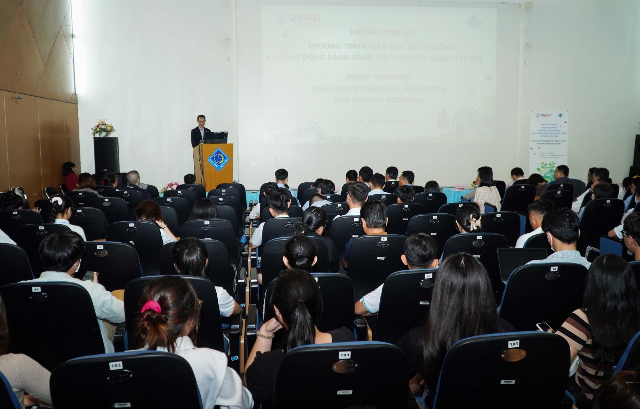 Phát huy vai trò giới trẻ trong ứng phó và giảm thiểu biến đổi khí hậu