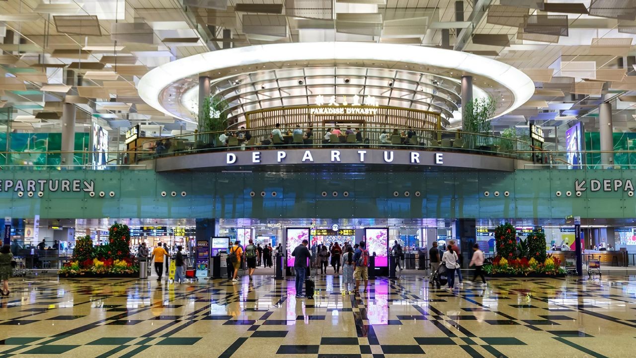 Nhà ga số 3 của Sân bay Changi Singapore. (Ảnh: CNN)