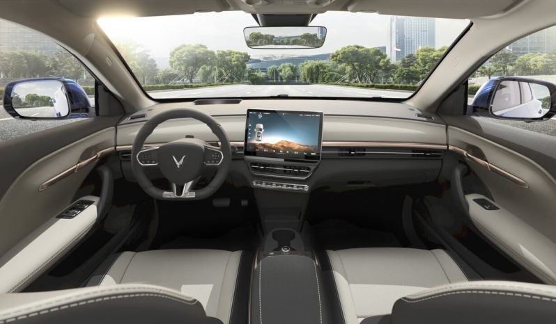 VF 6 sở hữu khoang cabin rộng rãi với màn hình thông tin – giải trí kích thước lớn. VF 6 sở hữu khoang cabin rộng rãi với màn hình thông tin – giải trí kích thước lớn.