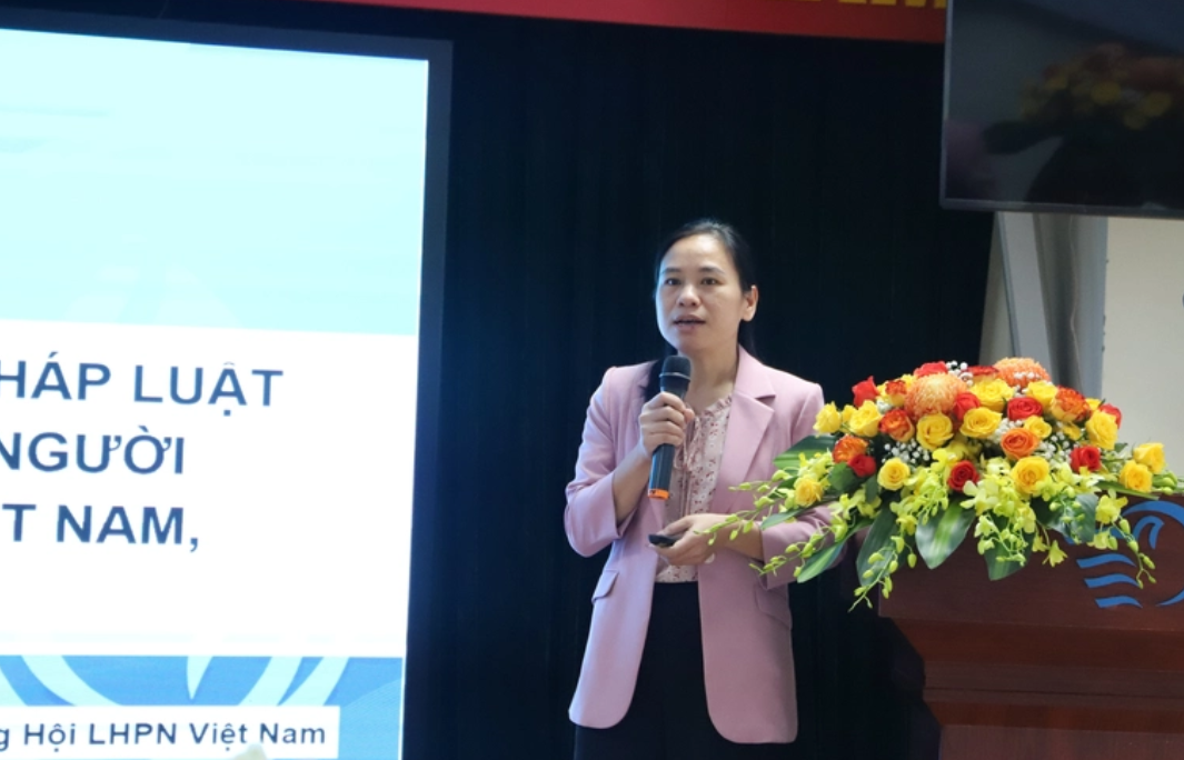 ThS. Lê Thị Phúc (Ban Tuyên giáo, TƯ Hội LHPN Việt Nam) chia sẻ về kết quả triển khai thi hành pháp luật về phòng, chống mua bán người của Hội LHPN Việt Nam giai đoạn 2012-2022.
