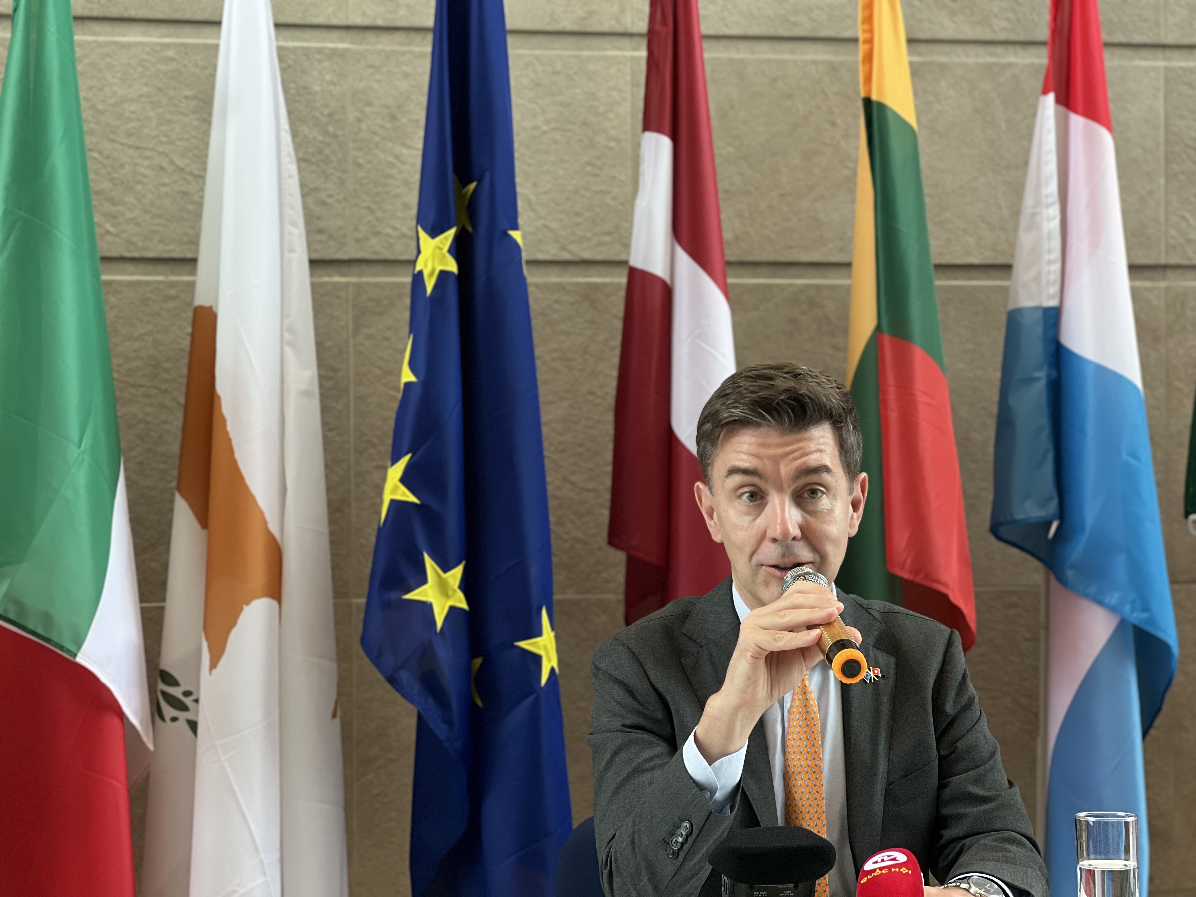 Tân Đại sứ Liên minh châu Âu (EU) tại Việt Nam Julien Guerrier. Ảnh: Liên Hà