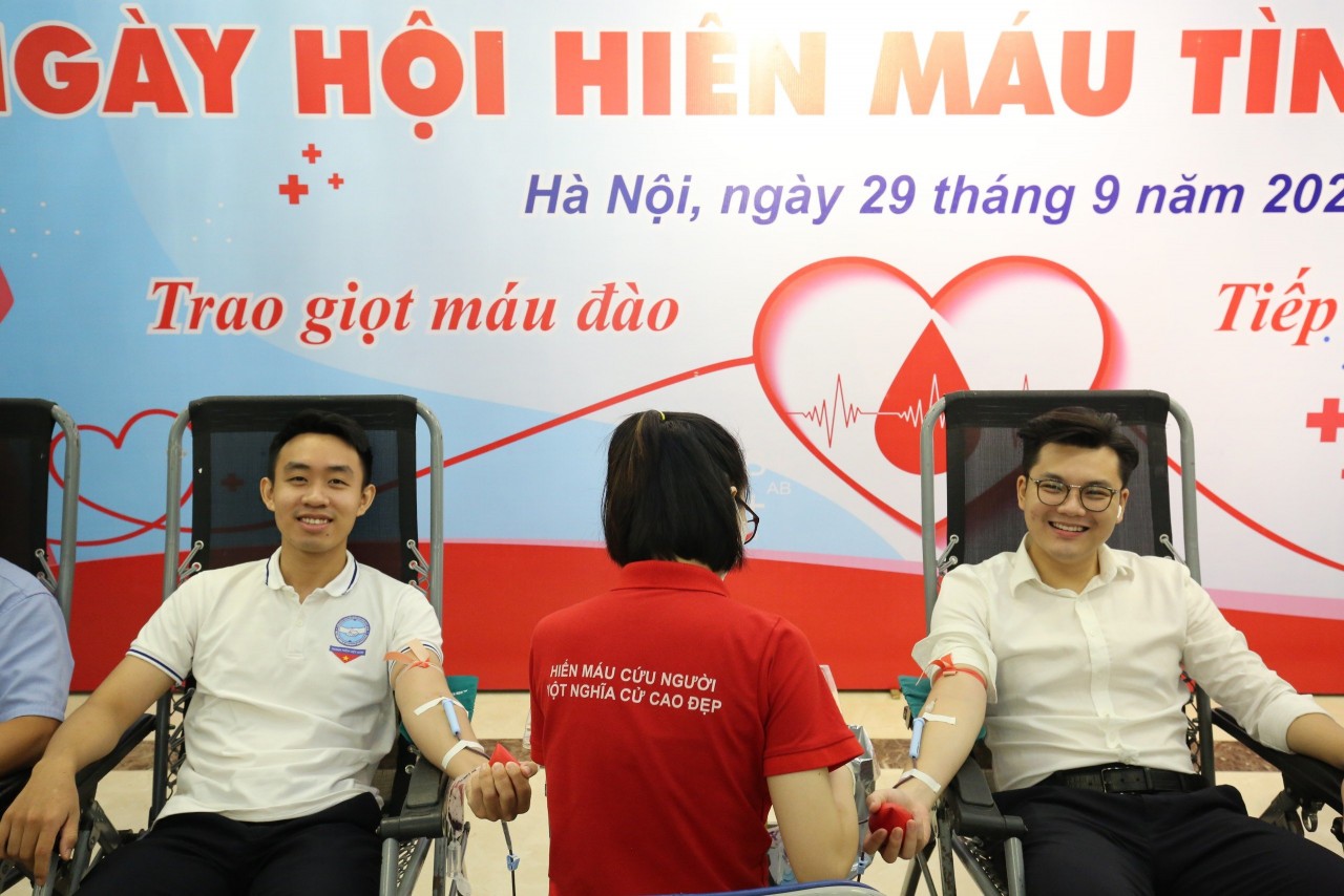 Thanh niên VUFO “trao giọt máu đào, tiếp thêm sự sống”