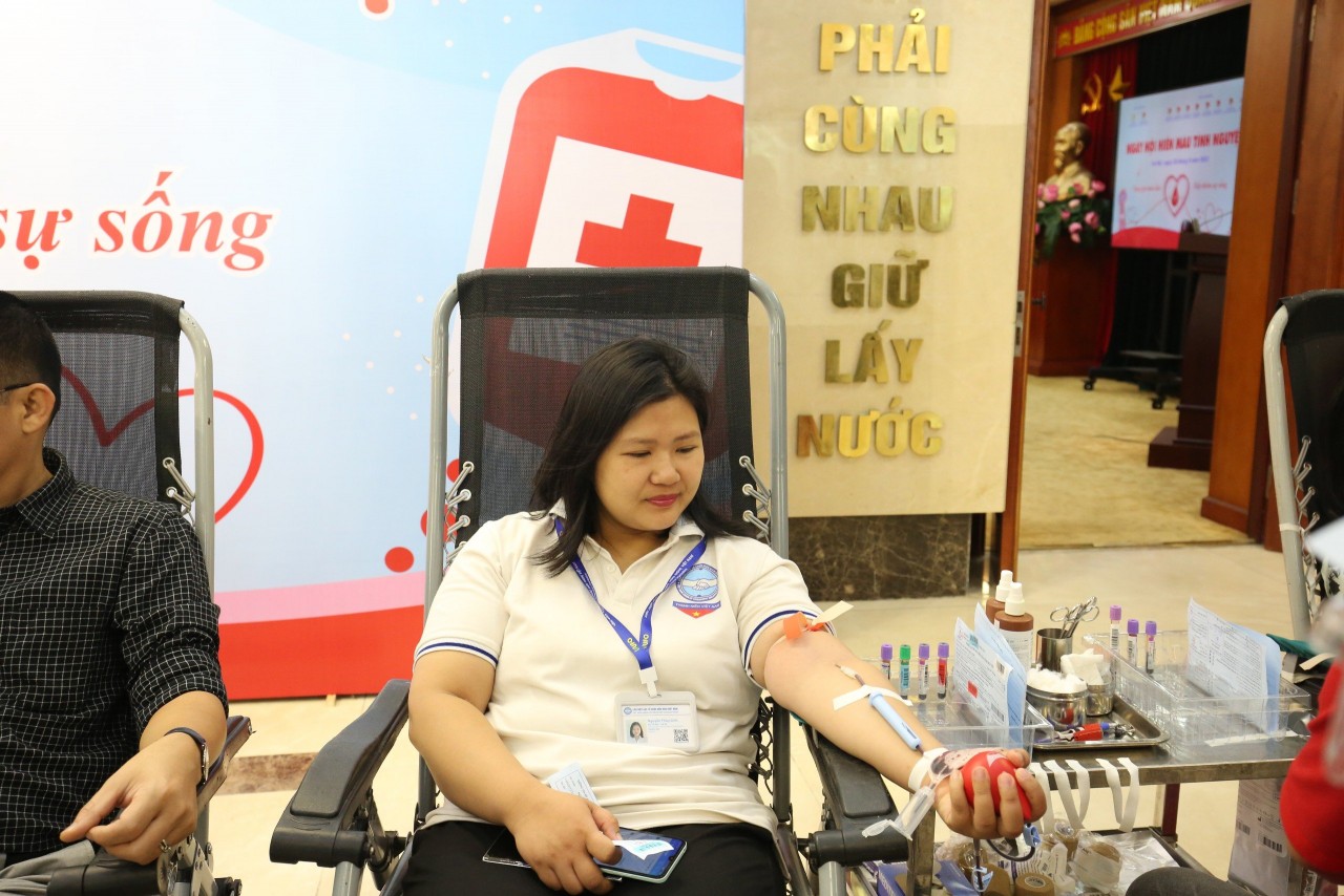 Thanh niên VUFO “trao giọt máu đào, tiếp thêm sự sống”