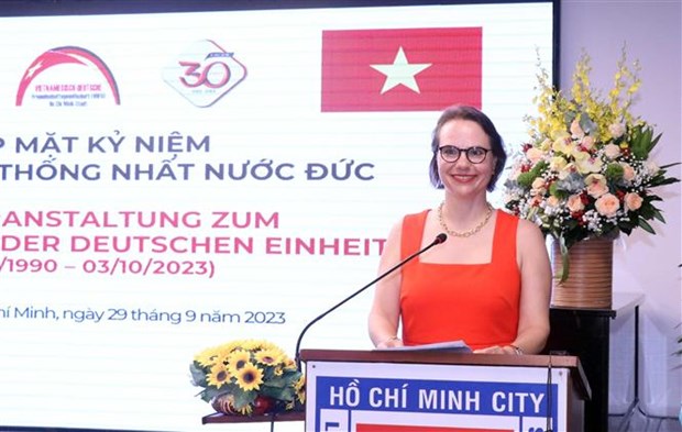 Vun dap tinh doan ket huu nghi giua nhan dan TP.HCM va nhan dan Duc hinh anh 2