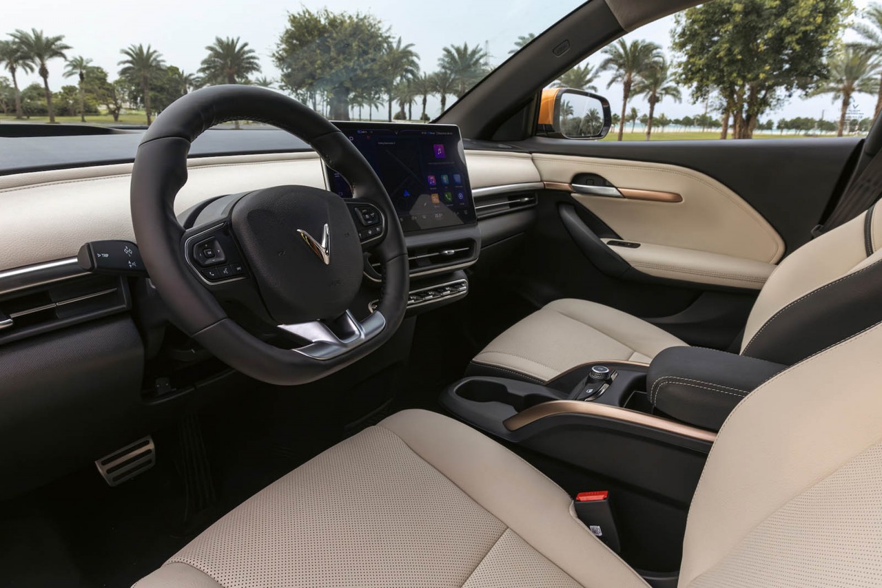 VinFast chính thức ra mắt mẫu SUV điện VF6 dành cho gia đình Việt