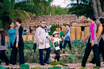 Áo bà ba - lời giới thiệu sinh động về vẻ đẹp văn hóa miền sông nước Nam Bộ