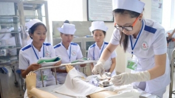 Nghề hộ lý ở Nhật hút lao động Việt