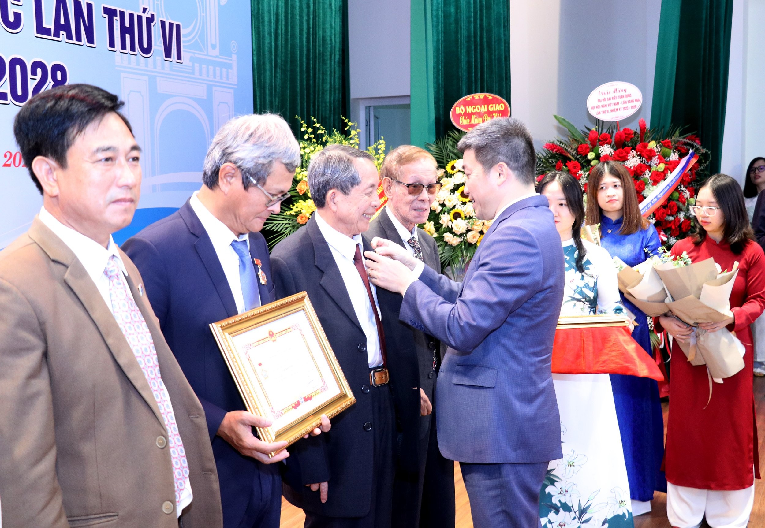 Tăng sức trẻ trong xây dựng quan hệ hữu nghị Việt Nam - Liên bang Nga