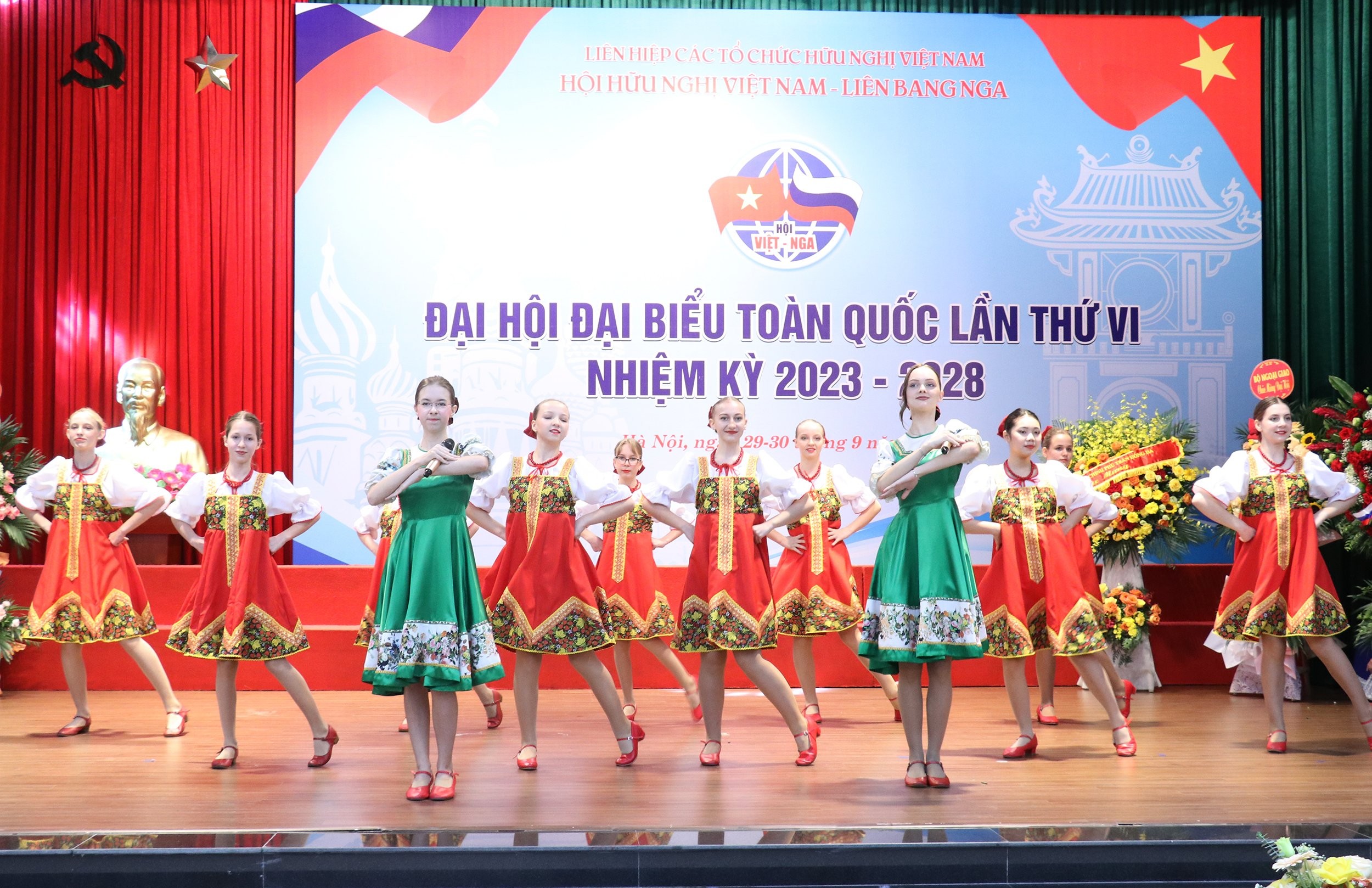 Tăng sức trẻ trong xây dựng quan hệ hữu nghị Việt Nam - Liên bang Nga