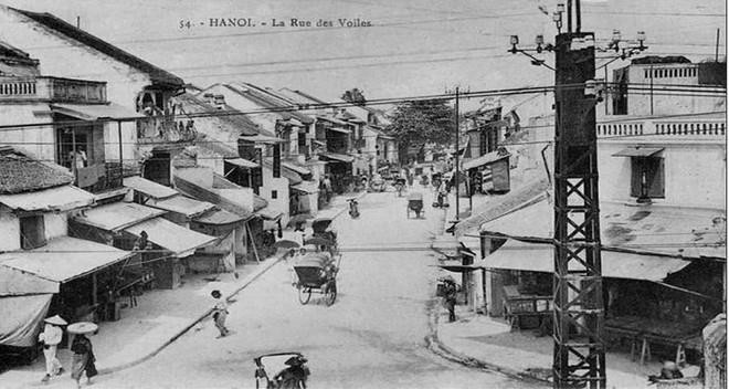 Phồ Hàng Buồm xưa. (Ảnh: KT)