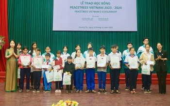 Trao học bổng PeaceTrees VietNam cho 125 học sinh nghèo trên địa bàn tỉnh Quảng Trị
