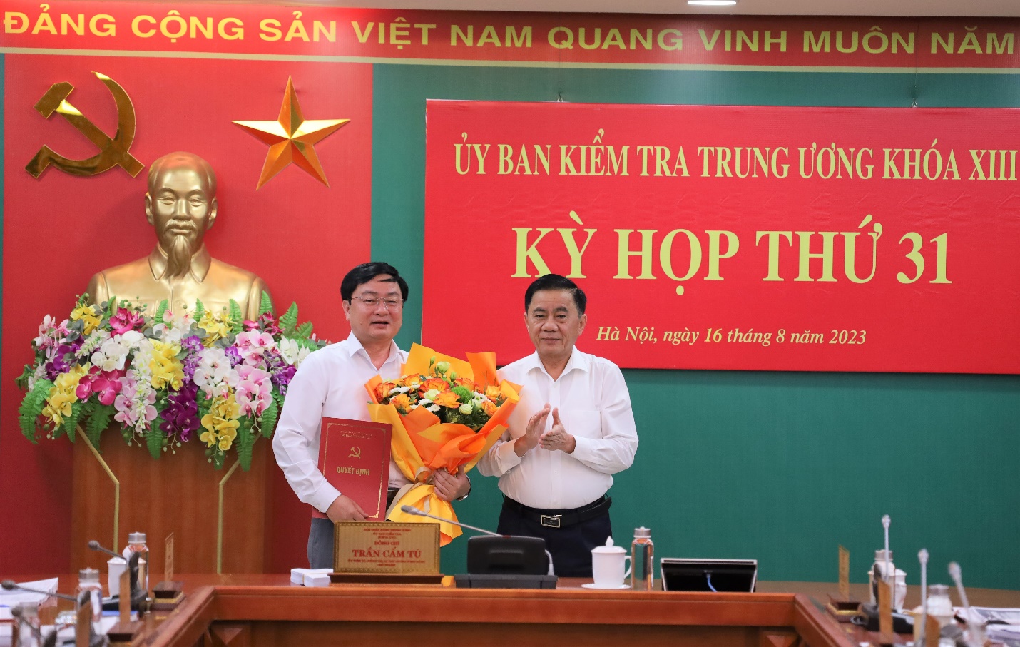 Bộ Chính trị chuẩn y tân Phó Chủ nhiệm Ủy ban Kiểm tra Trung ương khóa XIII - Ảnh 1.
