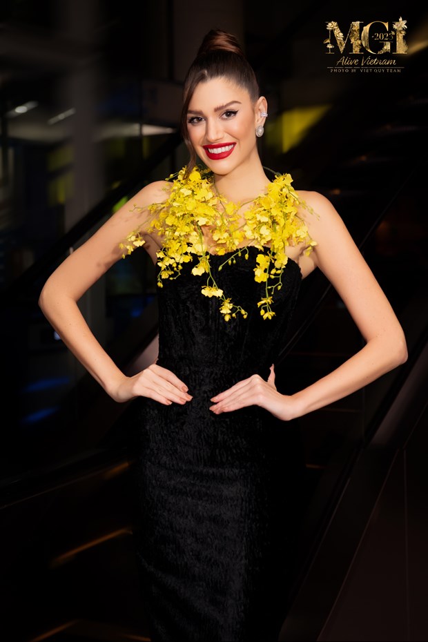Duong kim Miss Grand International me goi cuon, com tam Viet Nam hinh anh 3