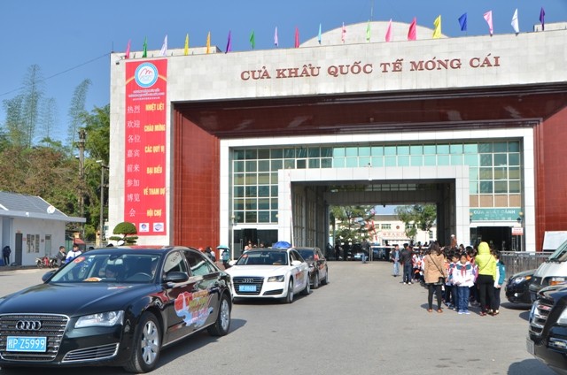 Từ 30/10, người dân có thể tự lái xe sang Trung Quốc du lịch