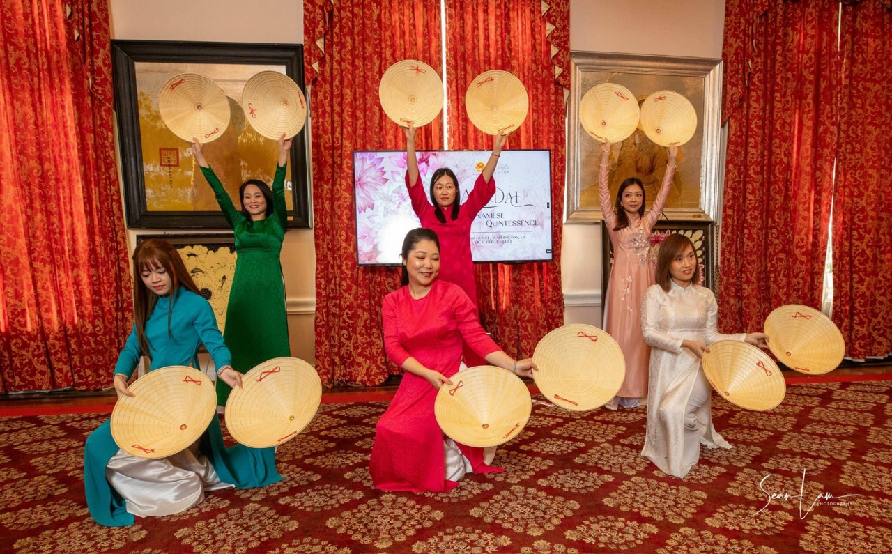 Tôn vinh áo dài Việt Nam tại Washington DC, Mỹ
