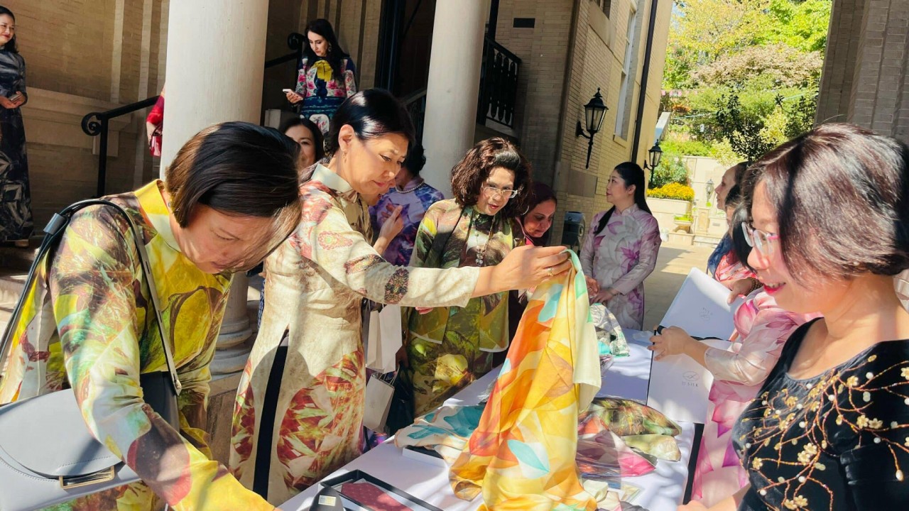 Tôn vinh áo dài Việt Nam tại Washington DC, Mỹ