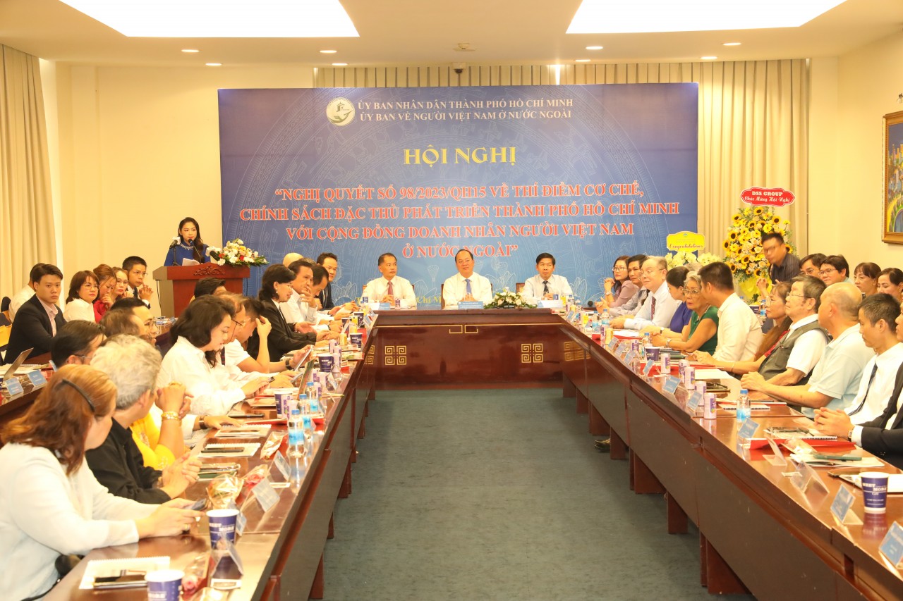 Kiều bào góp ý khơi thông nguồn lực, phát triển vai trò đầu tàu kinh tế của TP.HCM