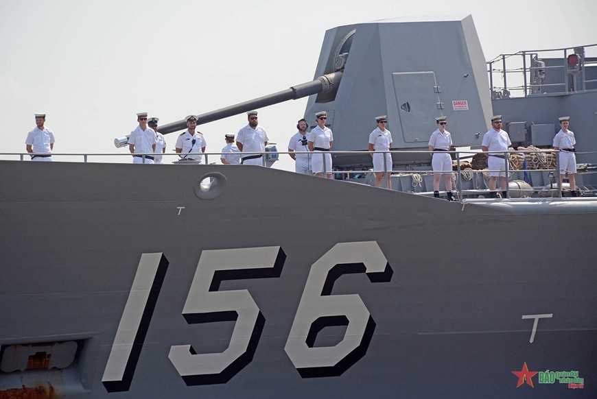 Tàu HMAS Toowoomba trên đường cập cảng TP Hồ Chí Minh.