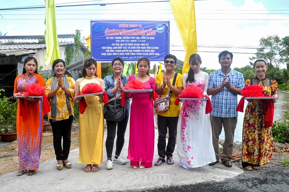 khánh thành công trình tuyến đường Việt Thắng (đường Vesaf 18), ấp Tân Thành, xã Việt Thắng, huyện Phú Tân.