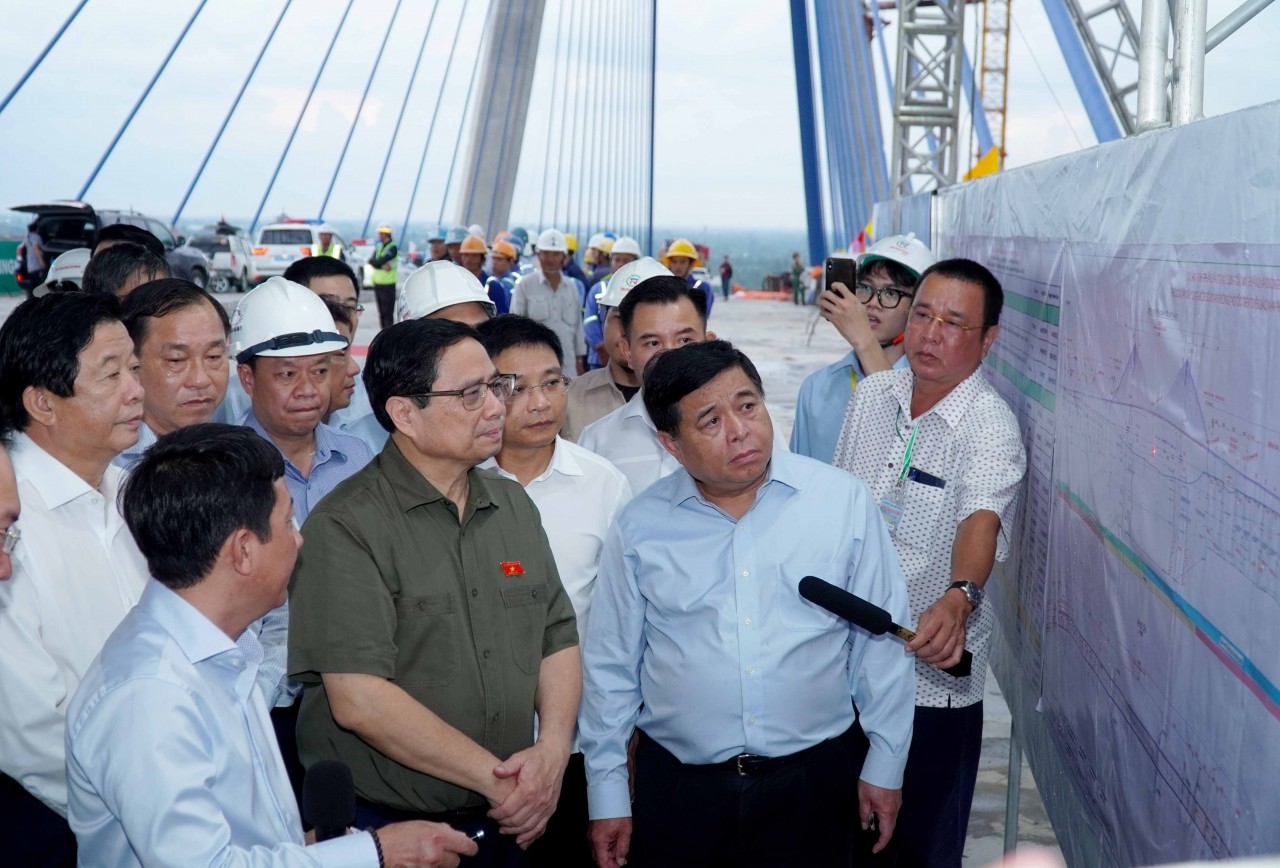 Thủ tướng Phạm Minh Chính dự Lễ hợp long cầu Mỹ Thuận 2