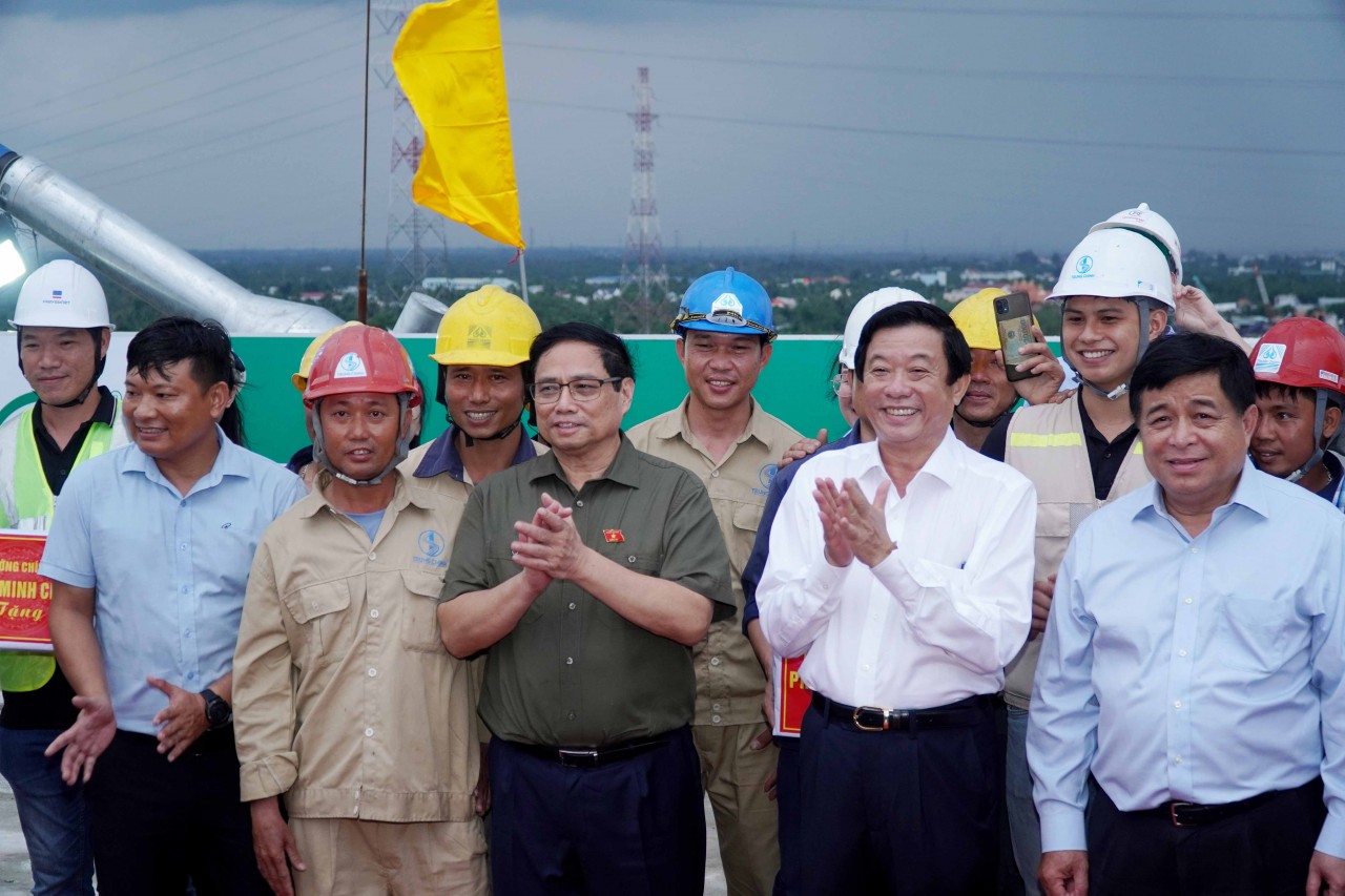 Thủ tướng Phạm Minh Chính dự Lễ hợp long cầu Mỹ Thuận 2