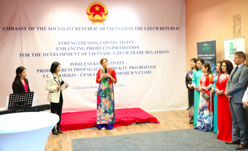 Đại sứ quán Việt Nam tại Cộng hòa Czech đã tổ chức chương trình nhằm tăng cường kết nối, thúc đẩy quảng bá sản phẩm vì sự phát triển thương mại Việt Nam – Czech - Ảnh: TTXVN