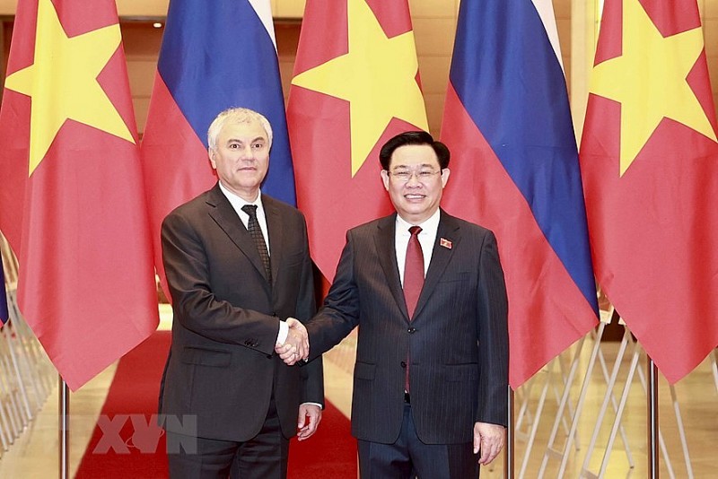 Chủ tịch Quốc hội Vương Đình Huệ đón, hội đàm với Chủ tịch Duma Nga | Chính trị | Vietnam+ (VietnamPlus)