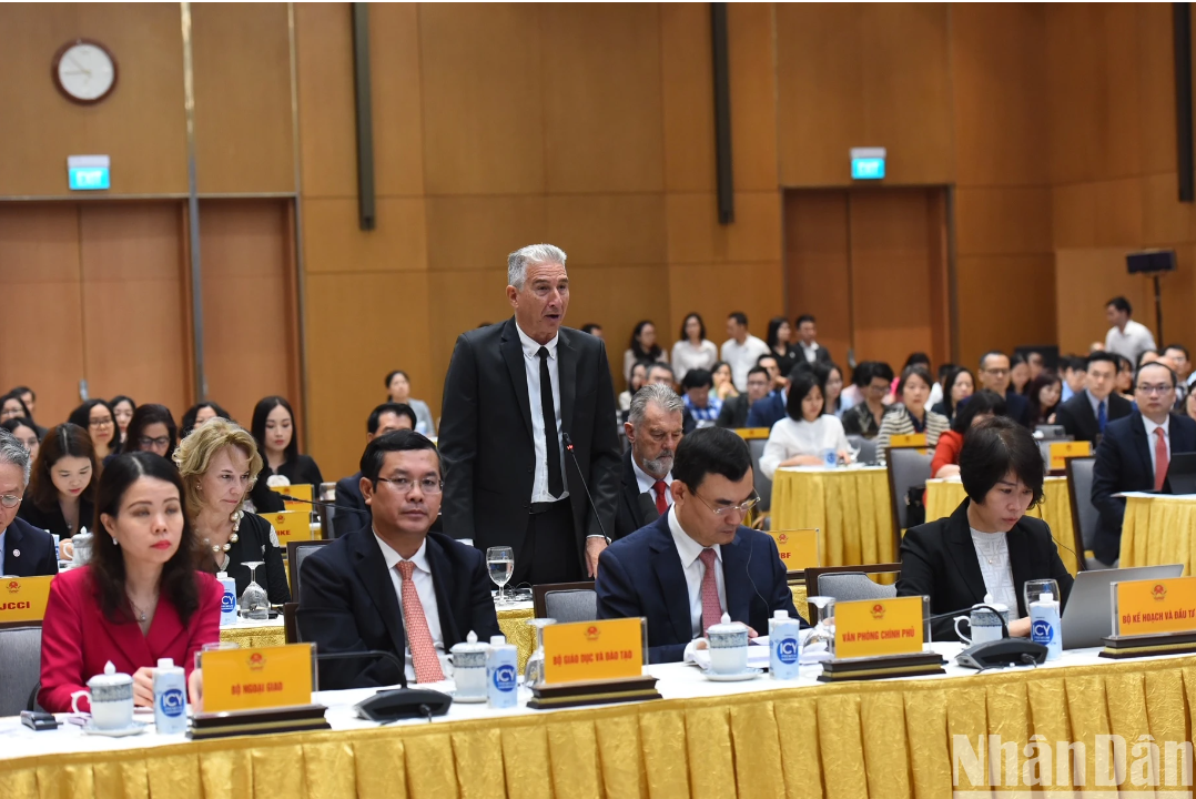 Chính phủ và doanh nghiệp đầu tư nước ngoài đồng hành và phát triển