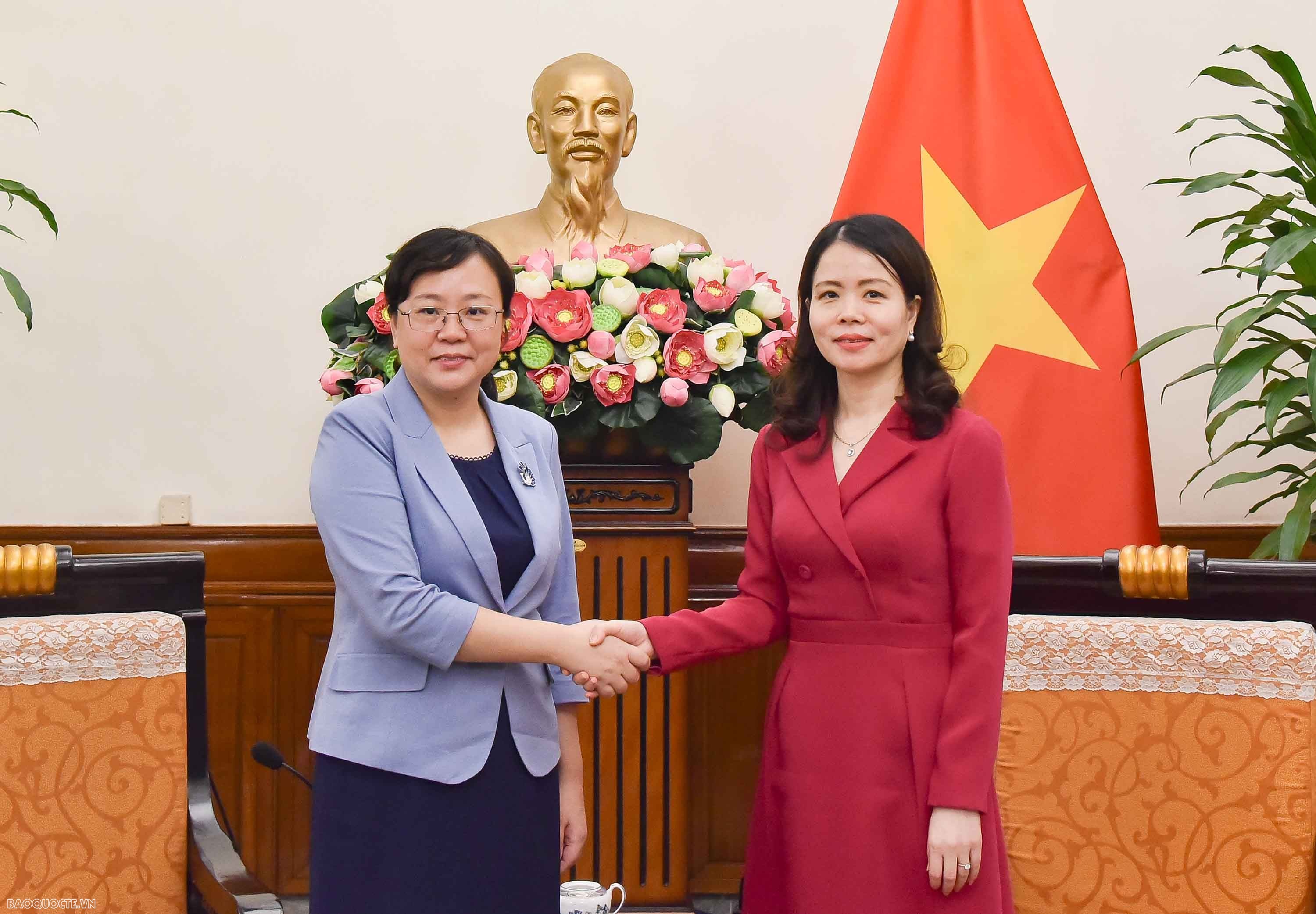 Thứ trưởng Bộ Ngoại giao Nguyễn Minh Hằng tiếp Phó Thị trưởng thành phố Trùng Khánh, Trung Quốc Trương Quốc Trí. (Ảnh: Báo Thế giới & Việt Nam)