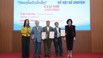 Những kỷ vật “kể chuyện” tình hữu nghị Việt - Lào
