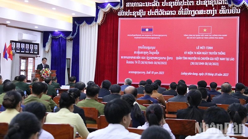 Kỷ niệm 74 năm Ngày truyền thống quân tình nguyện và chuyên gia Việt Nam tại Lào