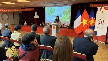 ra mat phim tai lieu cay linden mua xanh la tai phap