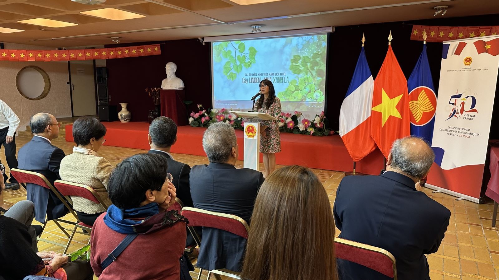 Ra mắt phim tài liệu "Cây Linden mùa xanh lá" tại Pháp