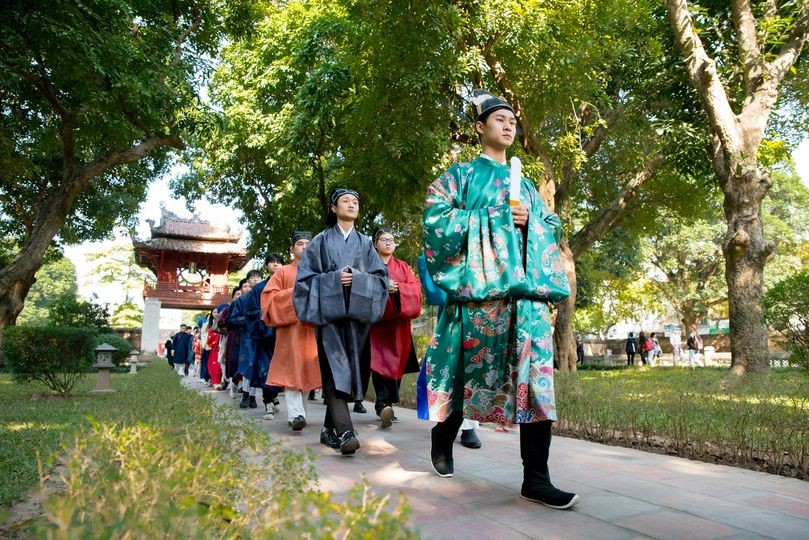 Ngày hội Việt phục "Bách Hoa Bộ hành" trở lại