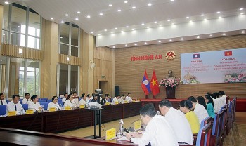 Nghệ An và Viêng Chăn (Lào) tọa đàm trao đổi kinh nghiệm về công tác Hội đồng Nhân dân