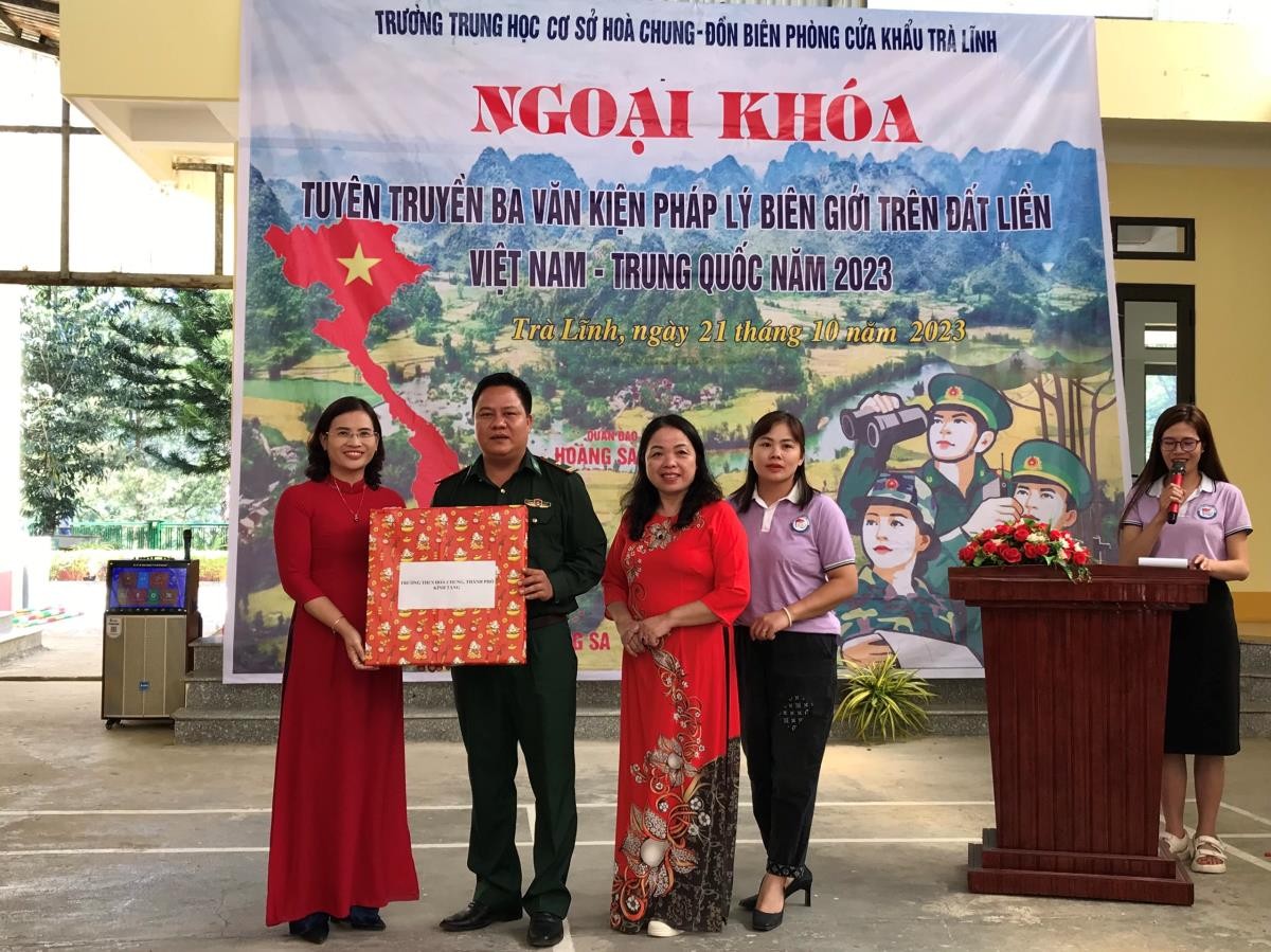 Học sinh Cao Bằng có thêm hiểu biết về đường biên, mốc giới từ trải nghiệm thực tế